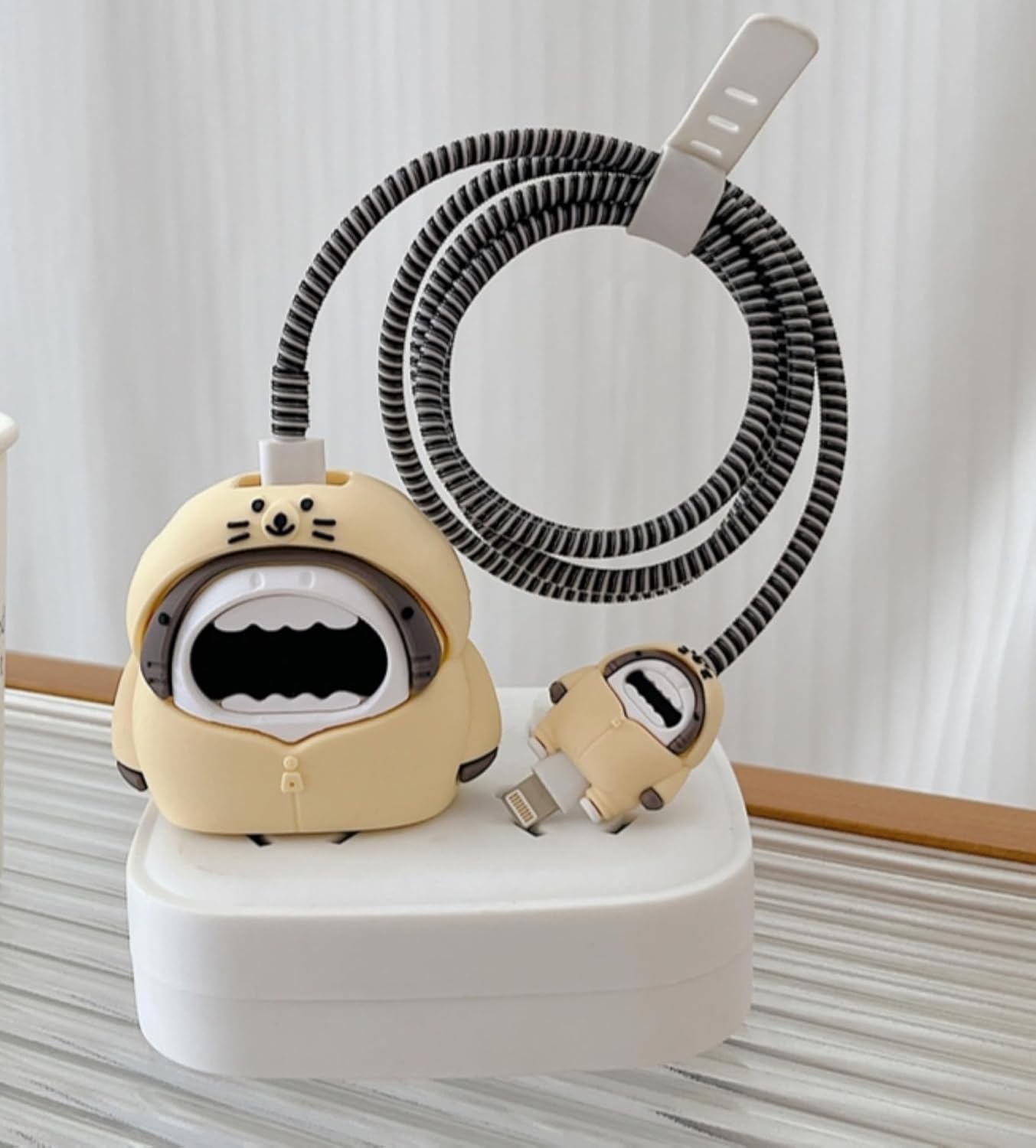 Lil' Monster Shark Charger Case & Cable Saver Set