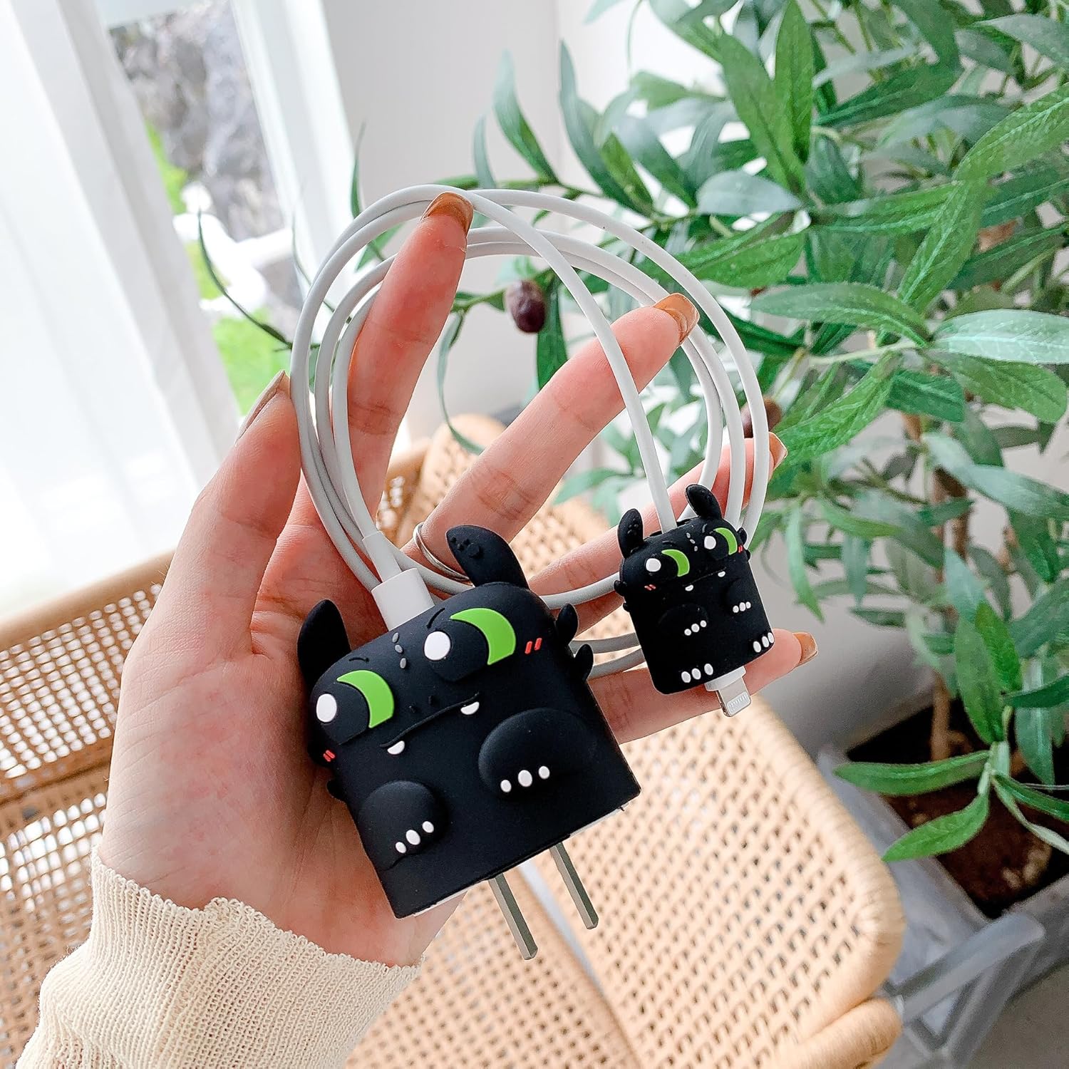 Cute Monster Toothless Charger Cover & Cable Protector - VYRO
